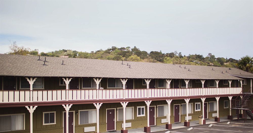 Vino Inn & Suites Atascadero Exterior foto